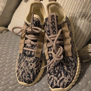 Adidas Black and Tan Patterned Sneakers New Without Box.